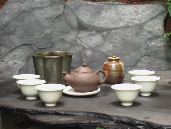 土から茶器へ：茶人のための焼結入門ガイド