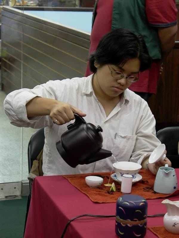 なぜ水道水では良いお茶が淹れられないのか