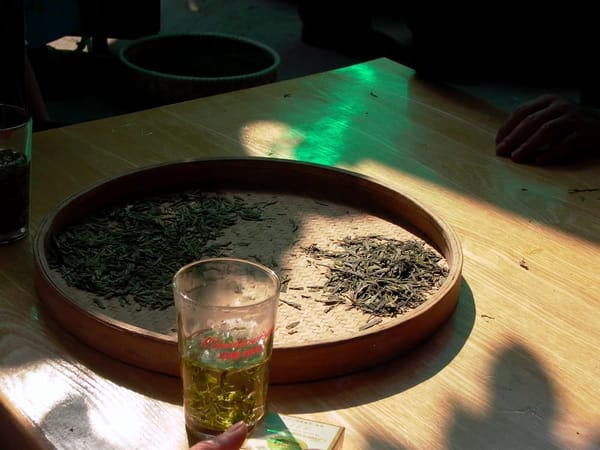 茶葉に焦げ味、こもった味、酸味